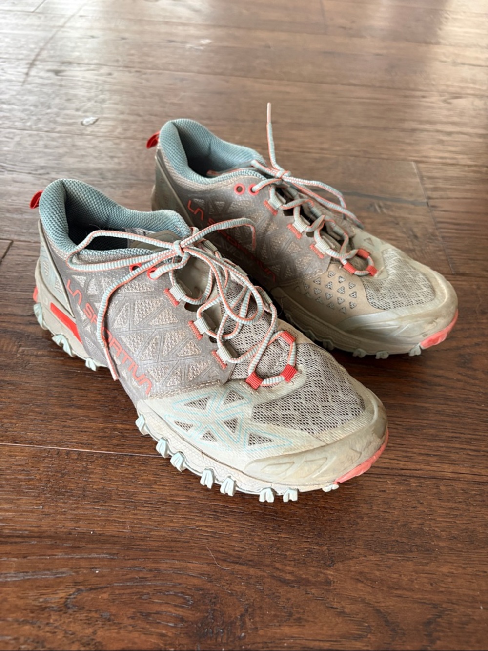 La Sportiva Bushido II Gray Trail Running Shoes with Coral Highlights - Size 7.5
